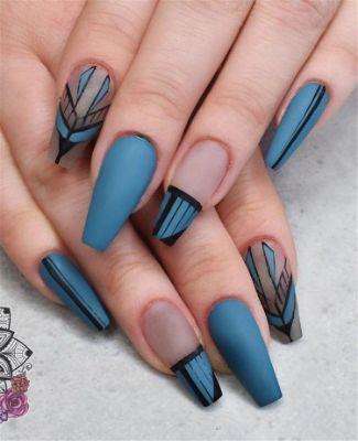 Bold geometric patterns can make your nails