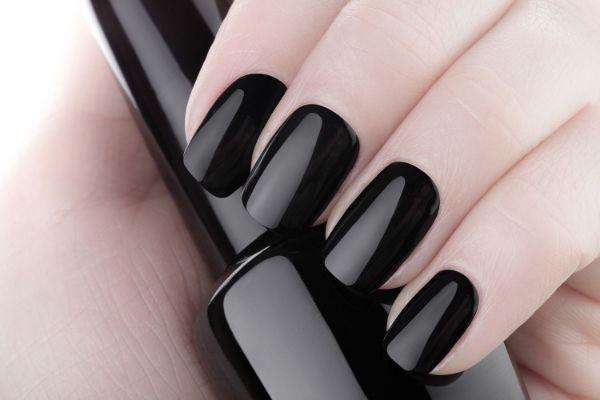 black nail paint