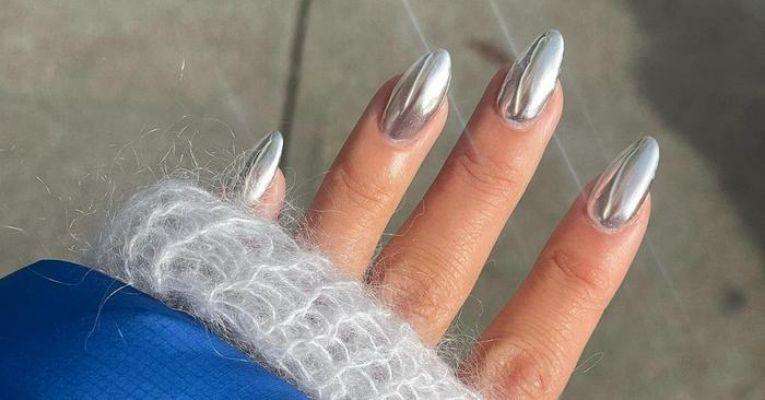 silver and metallic nail colors are perfect