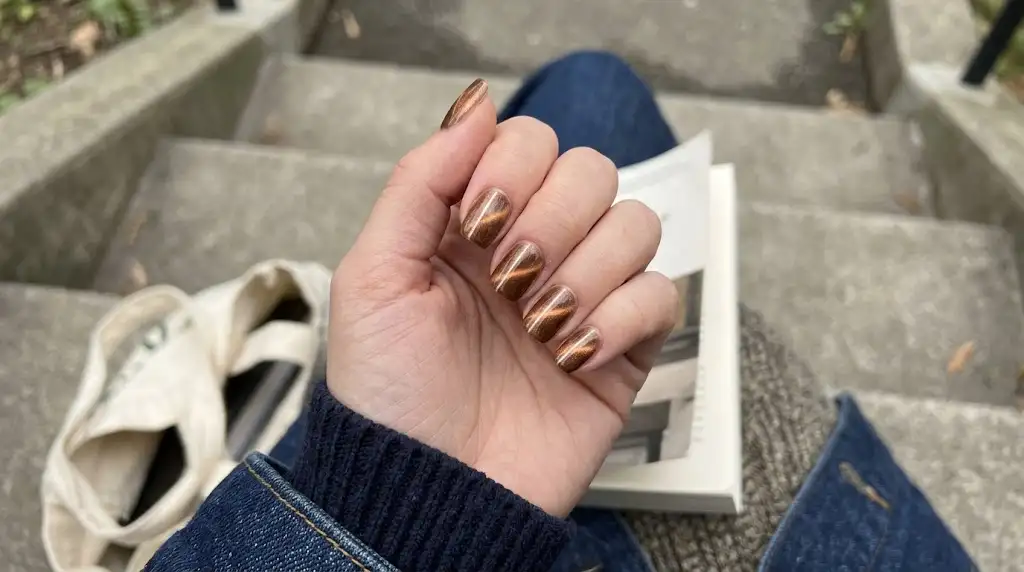 Double Line Twin Glow Nails