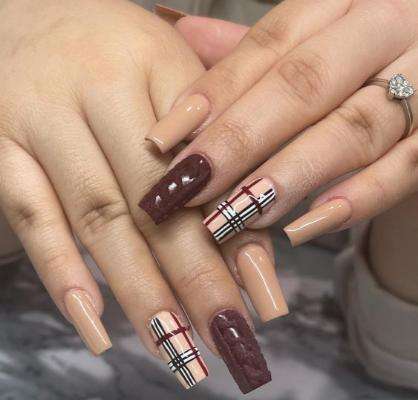 Feel luxurious with Burberry Nails