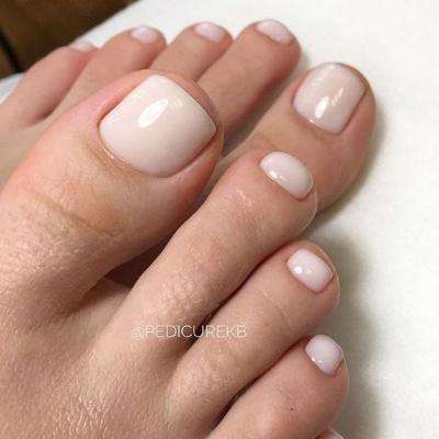 Vanilla Frost Toe Nail Designs