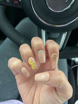 Yellow Sunflower Nails With Gold Flakes