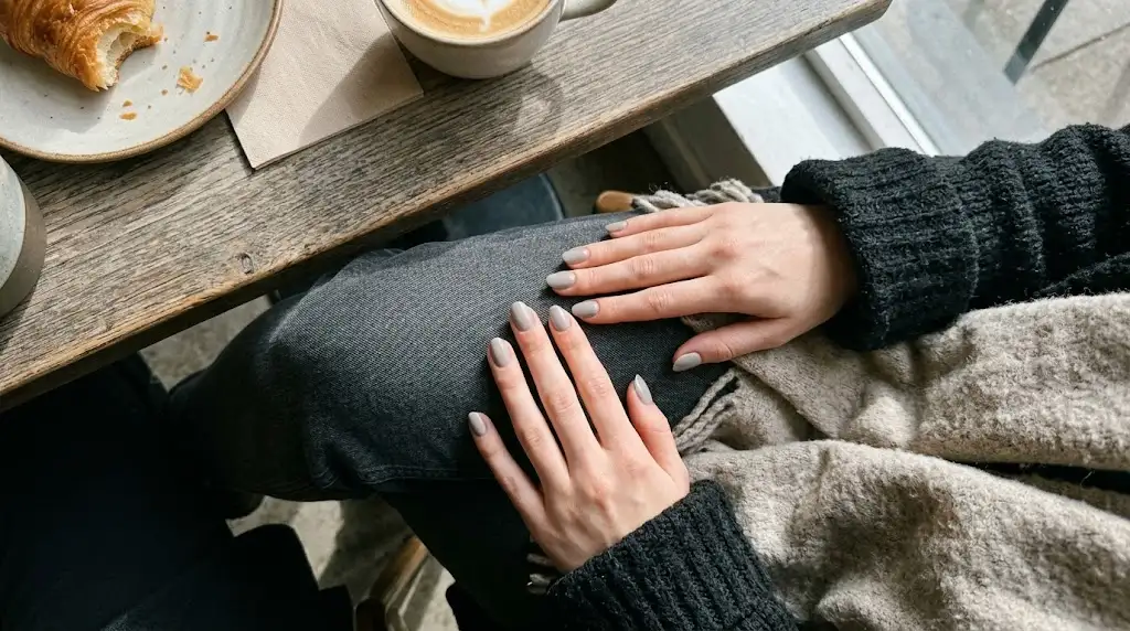 Greige Cashmere Short Oval Nails