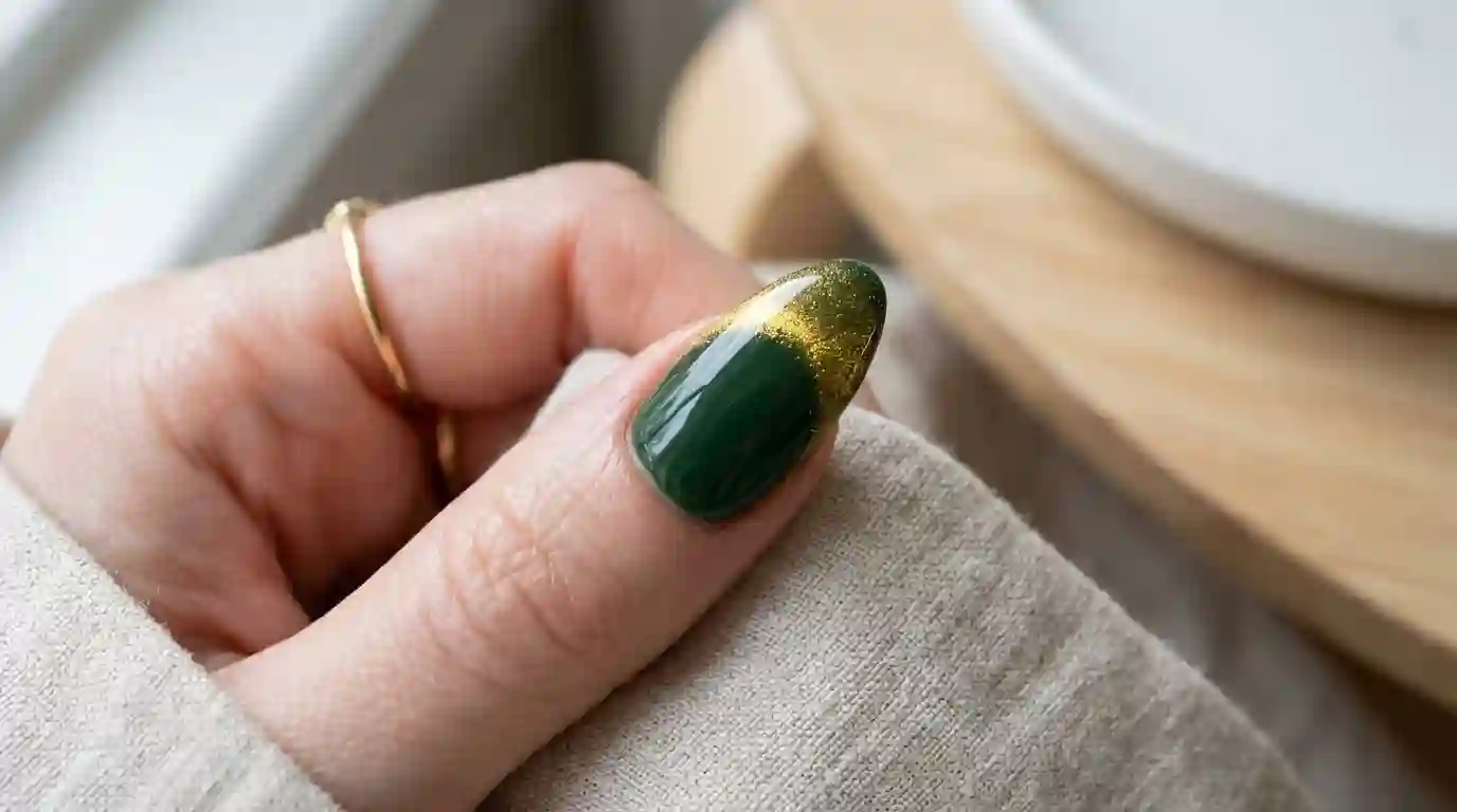 Gold Cat-Eye Tip on Green Base